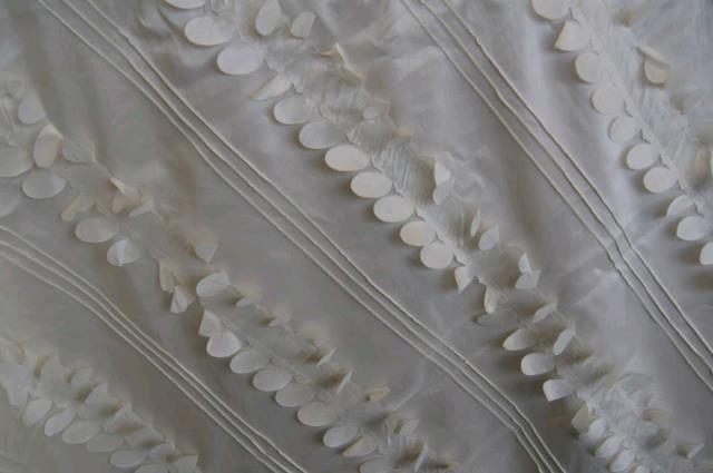 Rental store for IVORY CASCADE 120  ROUND in Petoskey MI