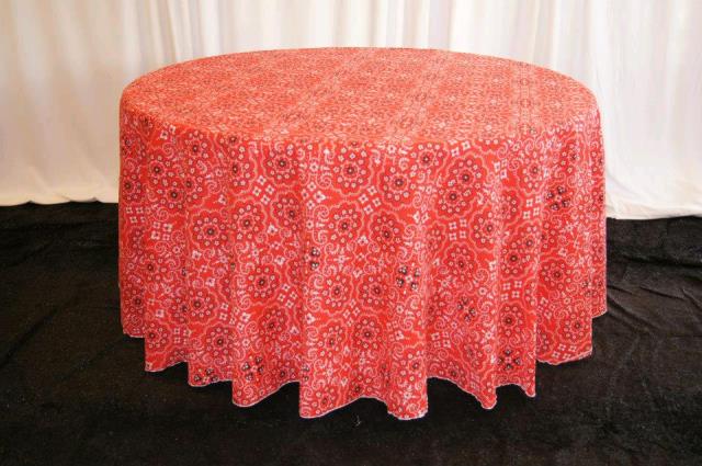 Where to find RED BANDANA MEDIUM SQUARE in Petoskey